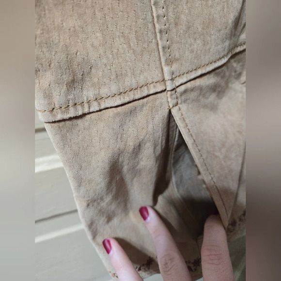 OUTBROOK Ladies Large (12/14) 100% Leather Embroidered Trim Sleeveless Vest GUC - Picture 3 of 7